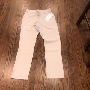 Lululemon On the Fly Woven size 6 NWT